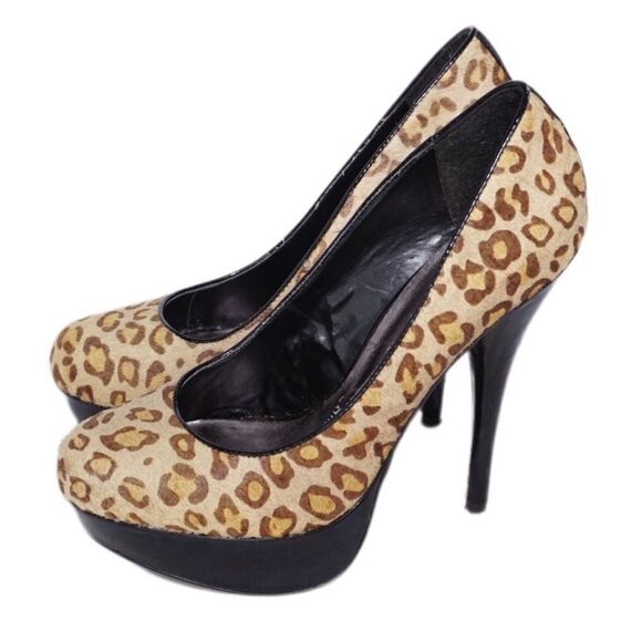 Bakers 'Victoria' Leopard-Print Platform Pumps, Size 7.5B - Picture 9 of 9
